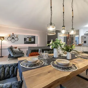 Apartment Alpenflair / Luxury / 100qm / Work / Travel / Netflix, Penzberg